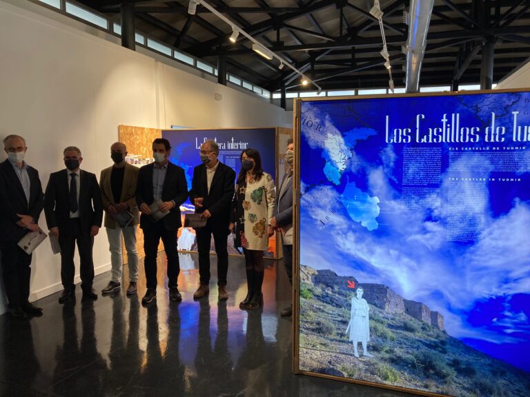 TORREVIEJA INAUGURA LA EXPOSICIÓN DEL MARQ QUE RECORRE CINCO RUTAS DE CASTILLOS Y FORTIFICACIONES DE LA PROVINCIA