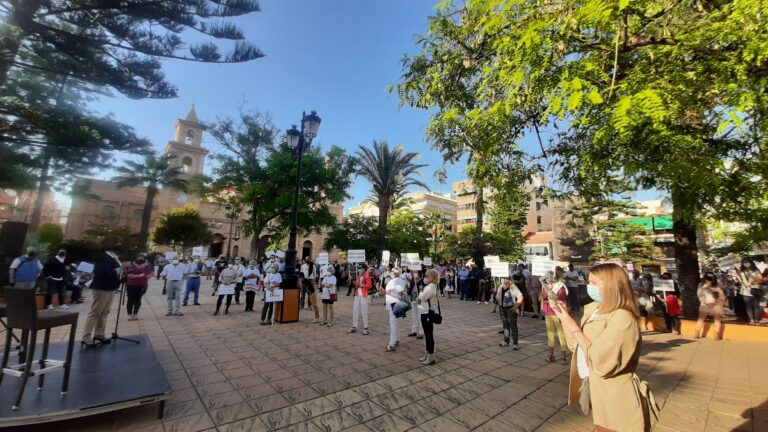 LA VEGA BAJA SE MANIFIESTA CONTRA EL ERROR HISTÓRICO 	QUE CAUSARA LA REVERSIÓN DEL DEPARTAMENTO DE SALUD Y EL HOSPITAL EN 11 MUNICIPIOS