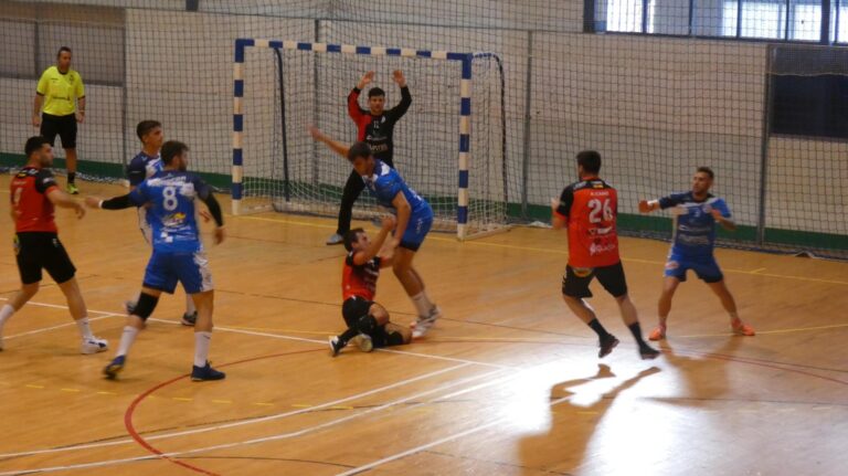 El Torrevieja Salud supera con dificultades al Mislata