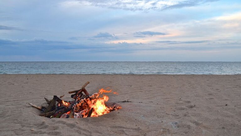 EL AYUNTAMIENTO HACE UN LLAMAMIENTO A LA CIUDADANÍA PARA QUE NO ACUDA A LAS PLAYAS DE TORREVIEJA EN LA NOCHE DE SAN JUAN
