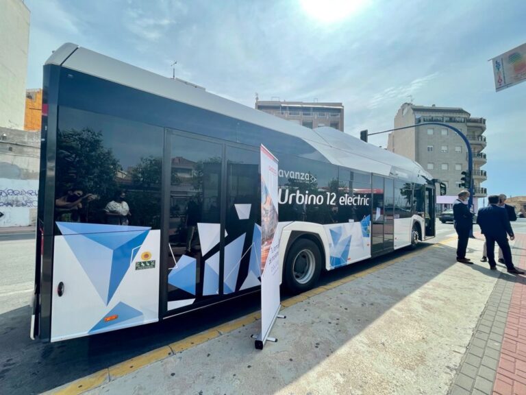 AYUNTAMIENTO, AVANZA Y SOLARIS PRESENTAN EL AUTOBUS ELÉCTRICO MODELO URBINO 12