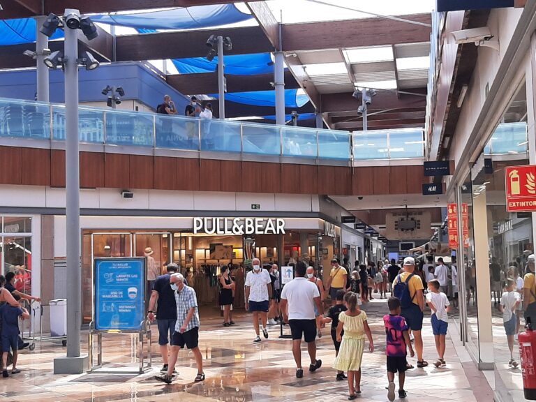 Sol, playa y… compras