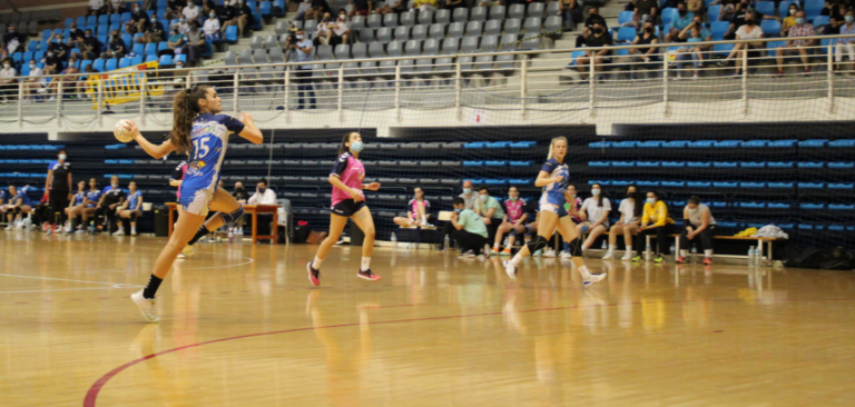 El UCAM Balonmano Murcia se hace con los servicios de Lola Vizcaino
