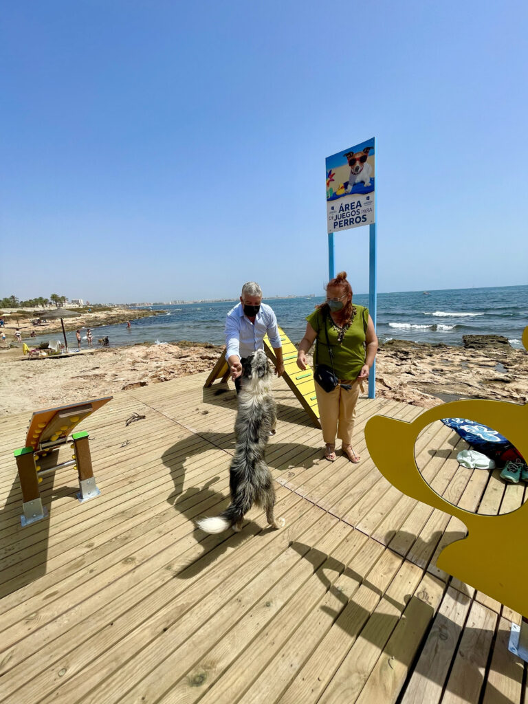 LA PLAYA CANINA AMPLIA SUS POSIBILIDADES CON LA PUESTA EN MARCHA DE NUEVOS ATRACTIVOS