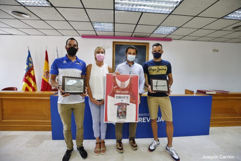 LOS DEPORTISTAS OLIMPÍCOS LUIS MANUEL CORCHETE Y DANIEL CÁNOVAS RECIBIDOS POR EL ALCALDE DE TORREVIEJA, EDUARDO DOLÓN, Y POR LA CONCEJAL DE DEPORTES, DIANA BOX