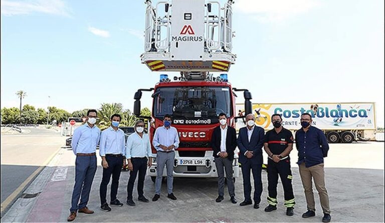 El Consorcio Provincial de Bomberos dota de una nueva auto escaleras a Torrevieja