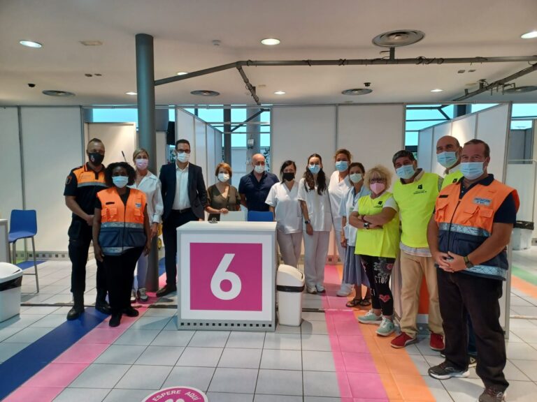 El centro de vacunación de Torrevieja cierra sus puertas