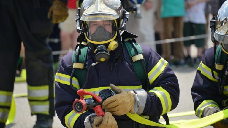 Los bomberos rescatan a una persona con obesidad mórbida en Torrevieja