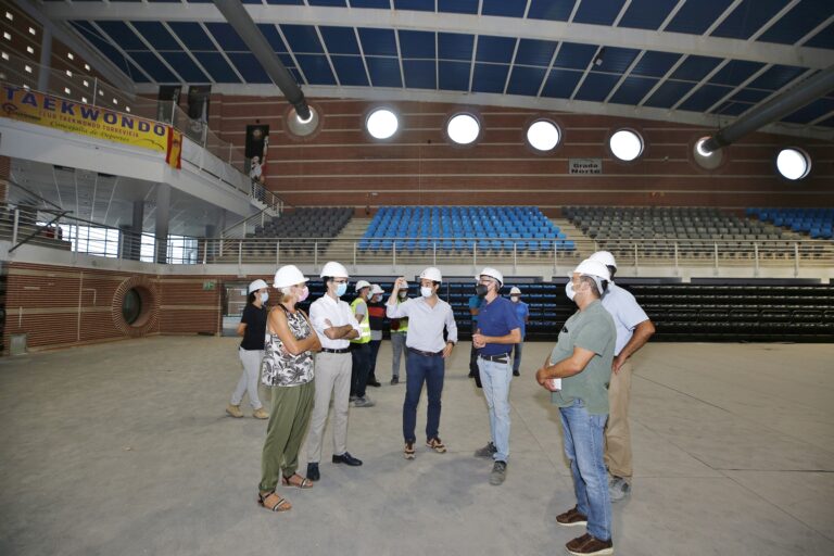 EL ALCALDE VISITA LAS OBRAS DE REPARACIÓN INTEGRAL DEL PALACIO DE LOS DEPORTES