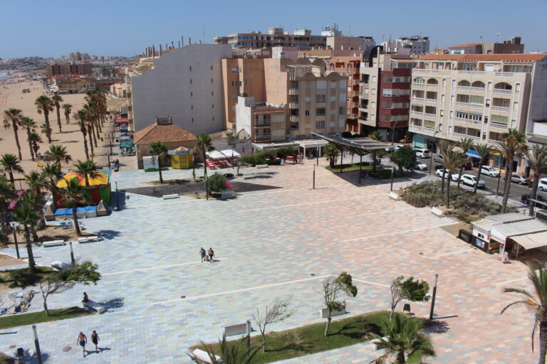 Torrevieja impulsa el nuevo aparcamiento subterráneo de La Mata con la licitación del proyecto de la Plaza Encarnación Puchol