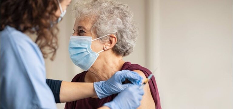 Comienza la vacunación contra la gripe y la tercera dosis de la covid19