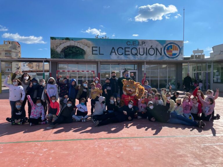 HOY HA COMENZADO LA ACTIVIDAD DE “LOLA EN LOS COLES” EN LOS CENTROS EDUCATIVOS DE TORREVIEJA