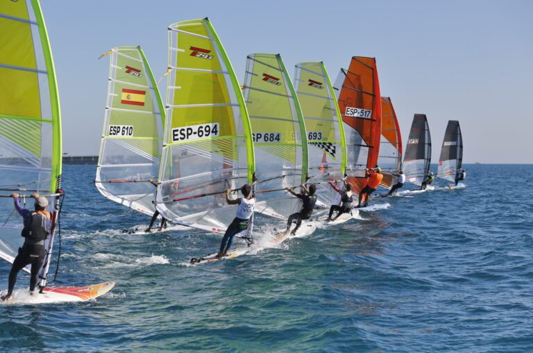 ILYA STEPANOV SEGUNDO EN TECHNO SUB17 EN LA PRIMERA PRUEBA AUTONÓMICA DE WINDSURF CELEBRADA EN EL REAL CLUB NÁUTICO TORREVIEJA