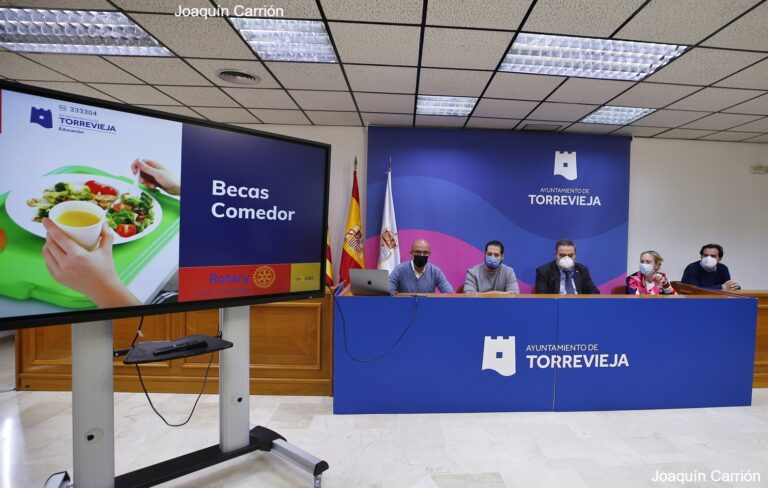 LA CONCEJALÍA DE EDUCACIÓN PONE EN MARCHA POR SEGUNDO AÑO CONSECUTIVO LAS BECAS COMEDOR A ALUMNOS QUE NO TIENEN ACCESO A LAS BECAS DE LA CONSELLERIA DE EDUCACIÓN