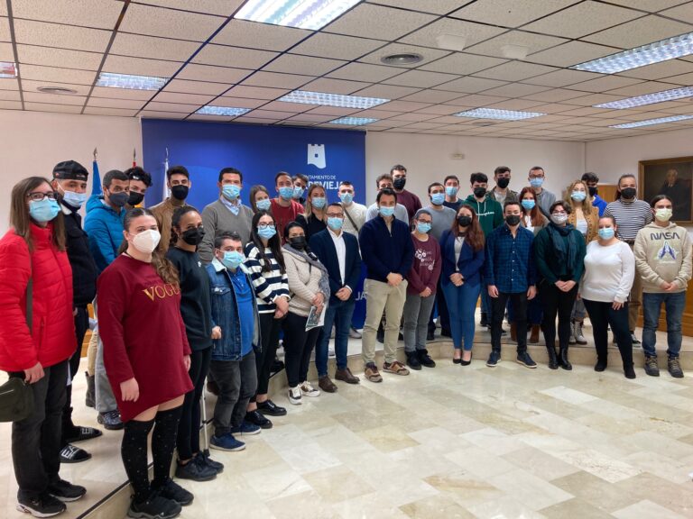 33 PERSONAS DESEMPLEADAS MENORES DE 30 AÑOS COMIENZAN A TRABAJAR EN EL AYUNTAMIENTO DURANTE UN PLAZO DE 12 MESES DENTRO DEL PROGRAMA EMPUJU 2021