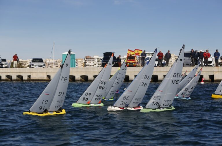 GUILLERMO BELTRI ORO Y JUAN FCO. CHUMILLA PLATA EN LA COPA DE ESPAÑA DE VELA DE RADIO CONTROL OIM