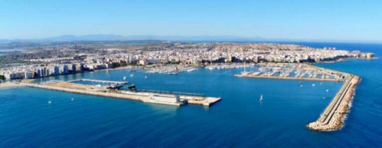 Eduardo Dolón consigue el visto bueno de la generalitat para construir la futura zona de ocio del puerto de Torrevieja