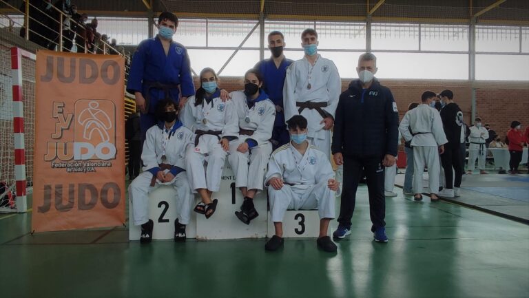 Cinco medallas para el judo club nozomi en castellón
