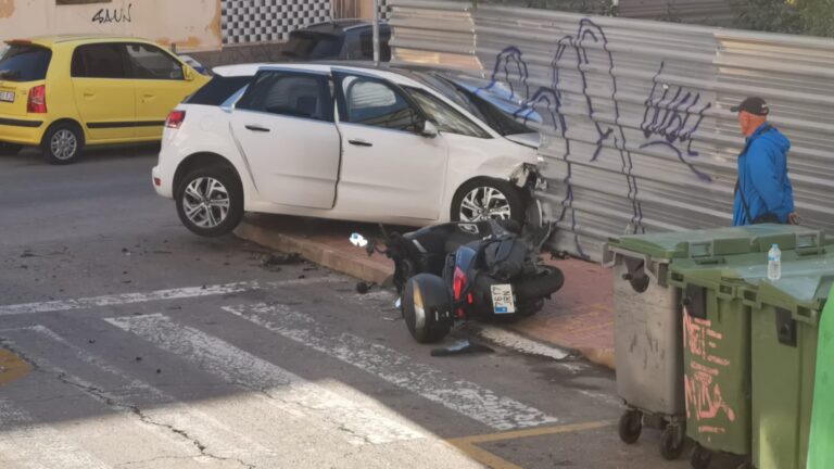 Se salta un stop y provoca un accidente