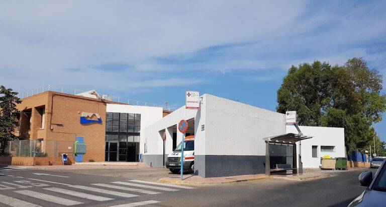 Última hora | Desalojado el centro de salud de La Loma tras una intensa humareda