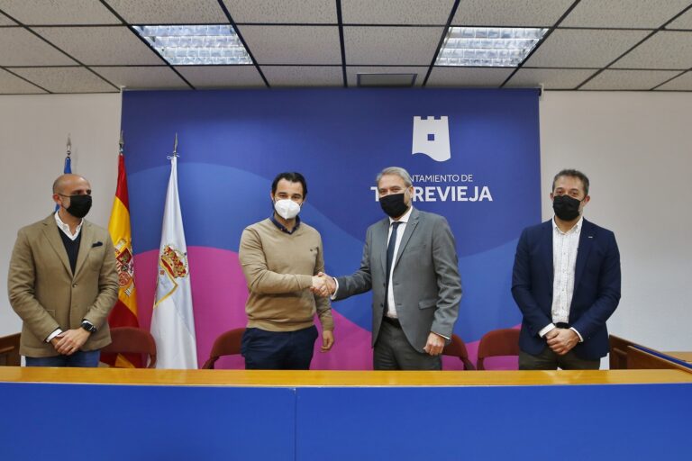 FIRMADO UN CONVENIO DE COLABORACIÓN CON LA UNIVERSIDAD MIGUEL HERNÁNDEZ PARA DESARROLLAR PROGRAMAS Y CURSOS HASTA 2025