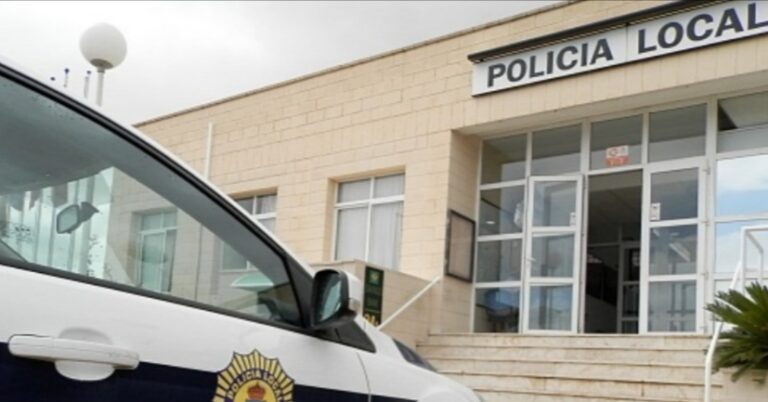 La policía local de Torrevieja impone una sanción de más de 11.000 euros a un ciudadano tras abandonar a siete gatos.