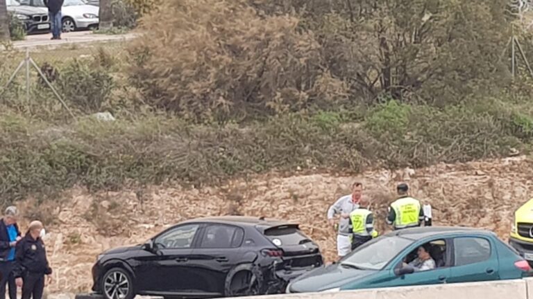 Retenciones en la N332 a la altura de «Ozone» a causa de un accidente