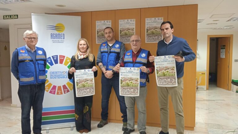 LA ASOCIACIÓN DE RADIOAFICIONADOS CQ TORREVIEJA FIRMA UN CONVENIO DE COLABORACIÓN CON AGAMED PARA DAR VISIBILIDAD A LA NECESIDAD DEL AGUA EN EL MUNDO