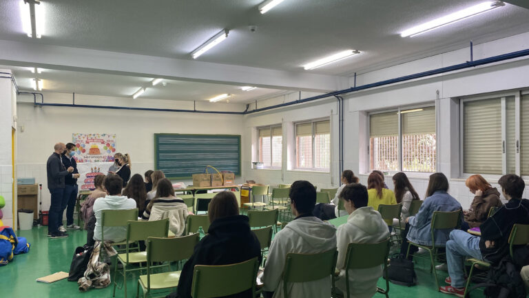 EL COLEGIO SALVADOR RUSO ACOGE A MÁS 250 ALUMNOS UCRANIANOS, DE 6 A 18 AÑOS, QUE RECIBEN SUS ESTUDIOS REGLADOS TODOS LOS SÁBADOS