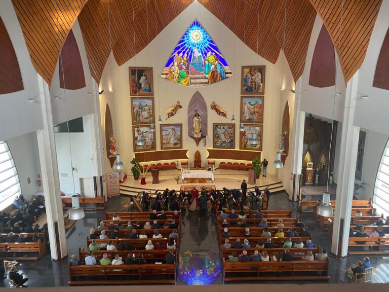 EXTRAORDINARIO CONCIERTO DE MÚSICA SACRA CELEBRADO EN LA PARROQUIA DEL SAGRADO CORAZÓN DE JESUS POR LA ORQUESTA DE CÁMARA VIRTUÓS MEDITERRANI