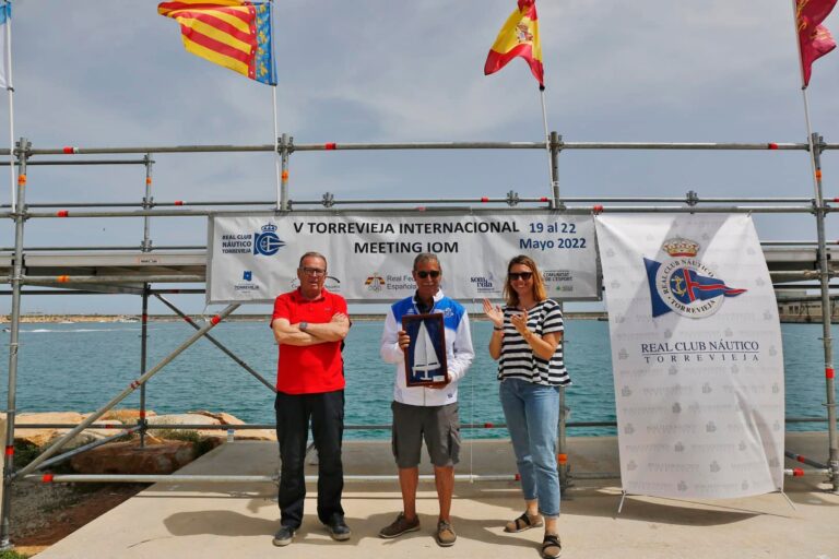 Guillermo Beltrí  del RCN Torrevieja vencedor del  V Torrevieja International Meeting IOM Class