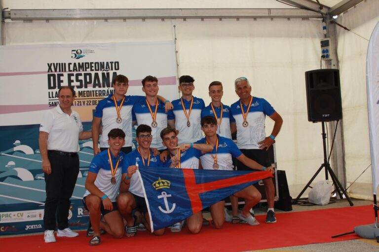 El RCNT consigue el bronce en los juveniles masculinos en el XVIII Campeonato de España de Llaut en Santa  Pola