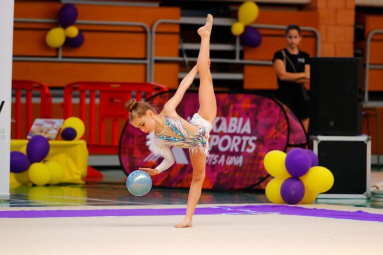 Gran actuación del Club Gimnasia Rítmica Jennifer Colino en el Campeonato Autonómico y Provincial Trofeo Federación básico, medio y avanzado