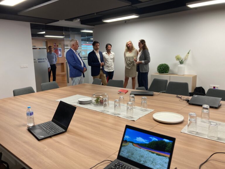 EL ALCALDE INAUGURA LAS NUEVAS INSTALACIONES DE LA EMPRESA NÓRDICA VIKING, QUE CUENTA CON CASI 140 TRABAJADORES