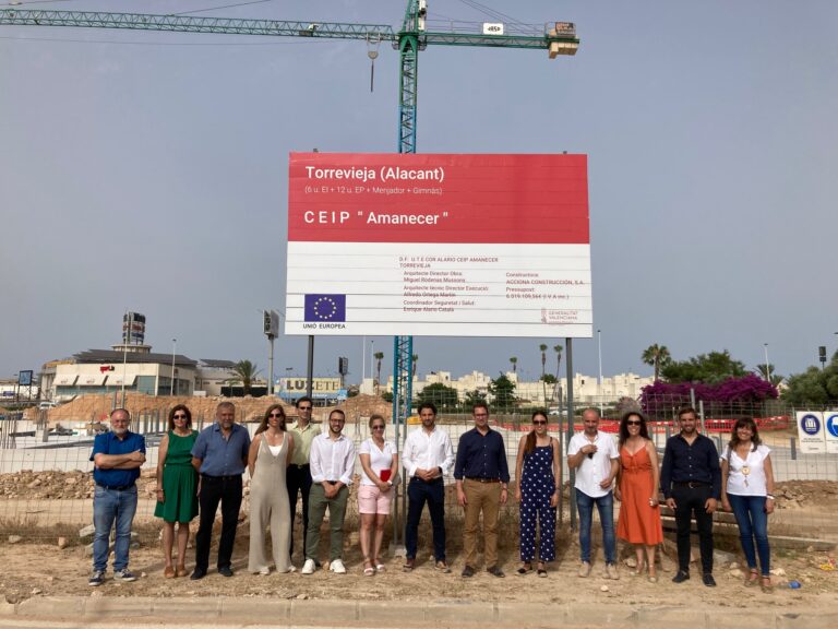 EL ALCALDE Y EL DIRECTOR GENERAL DE INFRAESTRUCTURAS EDUCATIVAS VISITAN LAS OBRAS DEL COLEGIO AMANECER