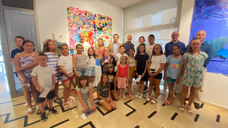 INAUGURADA LA EXPOSICIÓN DEL PROYECTO ARTÍSTICO INFANTIL “EL ARTE Y LA MAR”