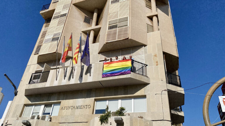 TORREVIEJA CONMEMORA EL DÍA INTERNACIONAL DEL ORGULLO LGTBIQ+