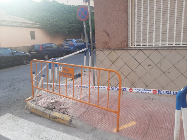 La colisión entre una moto y un coche se salda con la muerte del motorista