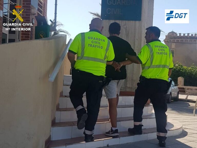 Detenido un conductor fugado de un control de alcoholemia en Torrevieja con un coche robado
