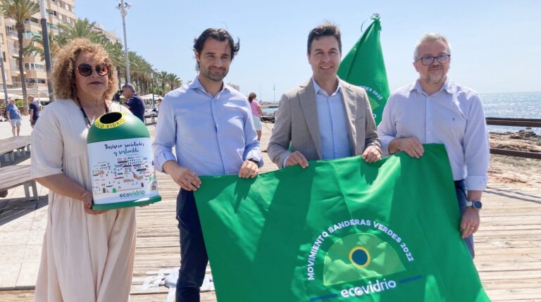 PRESENTADA EN TORREVIEJA LA CAMPAÑA MOVIMIENTO BANDERAS VERDES POR LA SOSTENIBILIDAD DE LA HOSTELERÍA