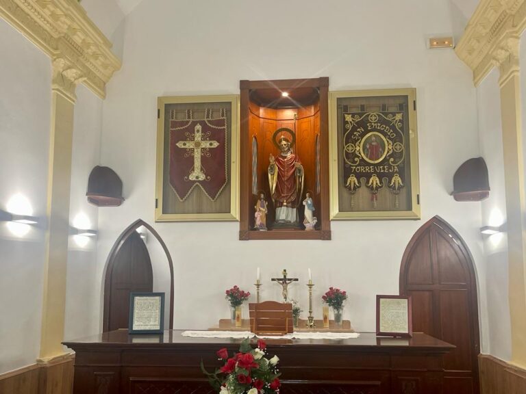 EL AYUNTAMIENTO RESTAURA LA ERMITA DE SAN EMIGDIO, UBICADA EN EL PARQUE DE LAS NACIONES