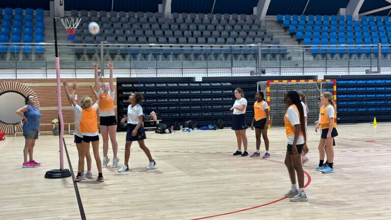 <strong>270 JUGADORES DE NETBALL PROCEDENTES DE VARIOS PAÍSES REALIZAN UN CAMPUS EN LA CIUDAD DEPORTIVA DE TORREVIEJA</strong>