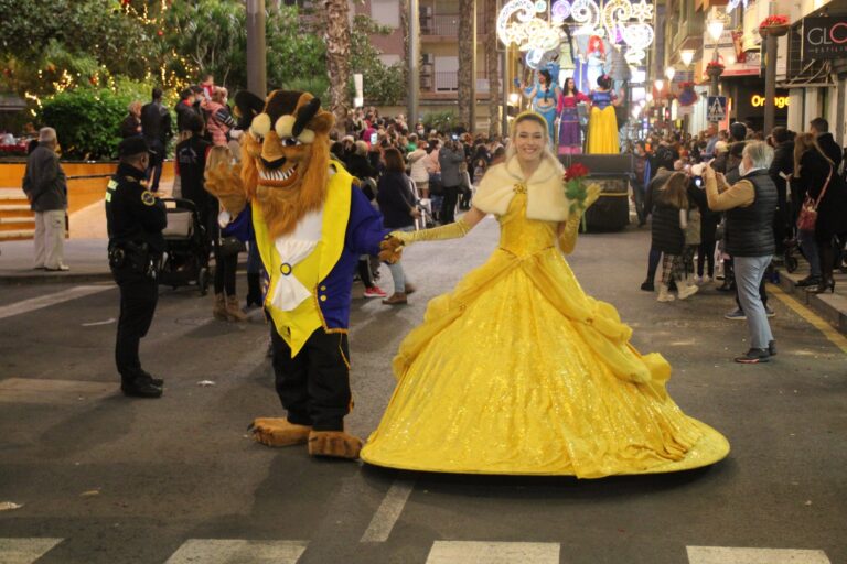 MAÑANA SE CELEBRA LA FIESTA DEL ENCENDIDO DEL ALUMBRADO DE FIESTAS PATRONALES Y EL DOMINGO, EL GRAN DESFILE INFANTIL