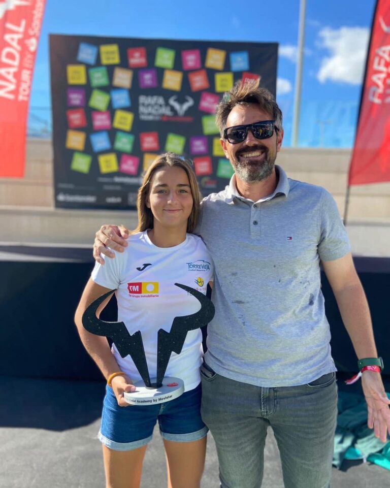 Charo Esquiva se hace con el  campeonato infantil del Máster del circuito Rafa Nadal en Manacor