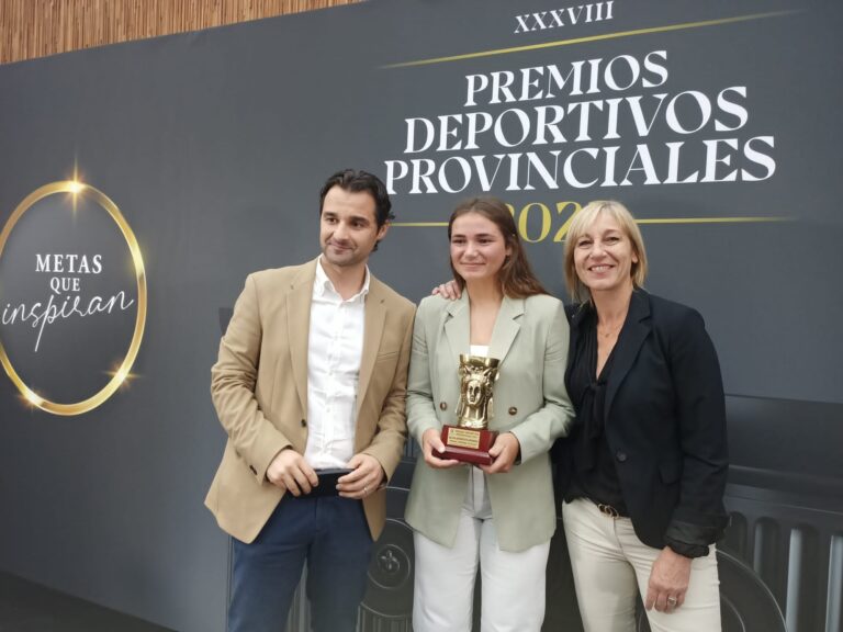 LA REGATISTA DEL RCNT ADRIANA CASTRO NUÑEZ MEJOR DEPORTISTA PROMESA EN LOS PREMIOS DEL DEPORTE CONVOCADOS POR LA DIPUTACIÓN DE ALICANTE
