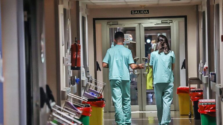 La Generalitat plantea que el valenciano puntúe el triple que una tesis doctoral para ser funcionario en Sanidad