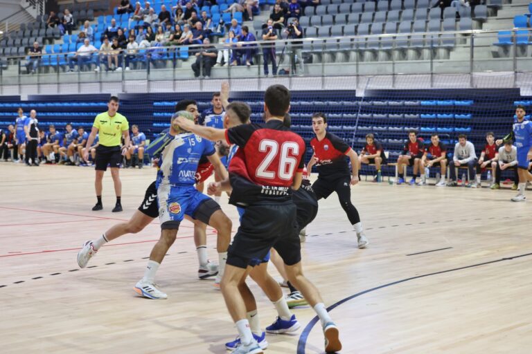 <strong>El Mare Nostrum rescata dos puntos sobre la bocina</strong>