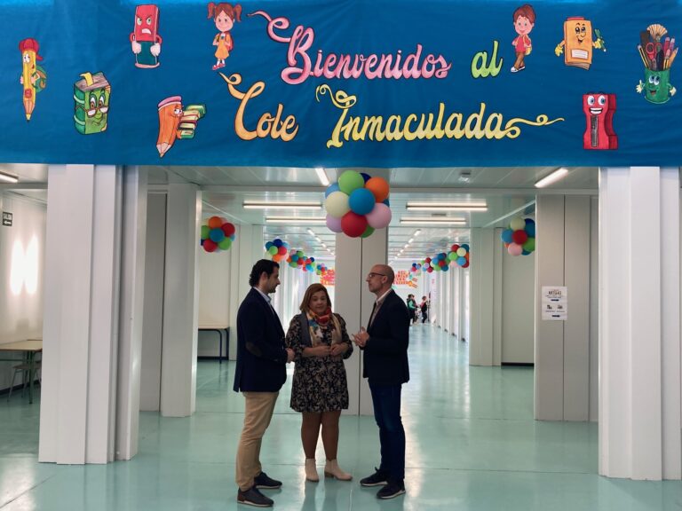 ABRE SUS PUERTAS EL NUEVO CENTRO DE AULAS PROVISIONALES DEL COLEGIO INMACULADA