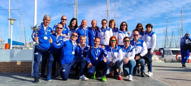 ORO VETERANAS Y PLATA VETERANOS EN LA IV REGATA LIGA DE REMO FALUCHO MEDIOFONDO
