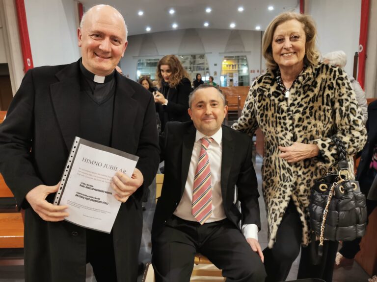 EXITOSO ESTRENO DEL HIMNO JUBILAR DEL 50 ANIVERSARIO DE LA PARROQUIA DEL SAGRADO CORAZÓN